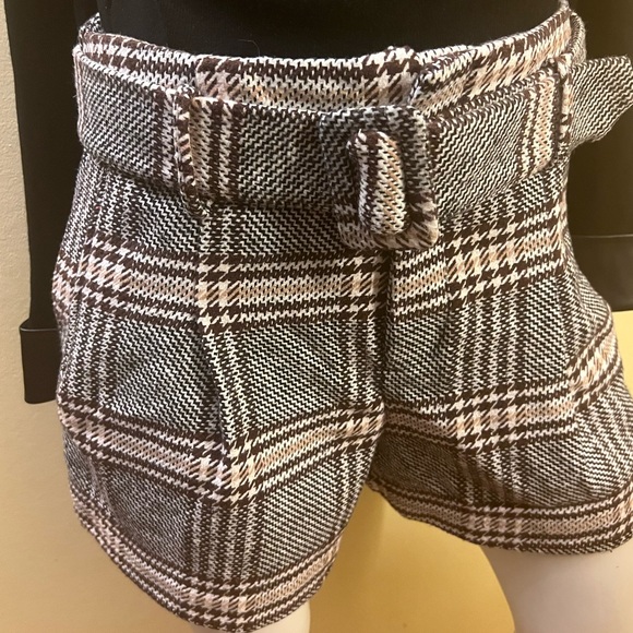 Haute Monde Thick, Plaid shorts. I wear a size 12/14 and they do not fit me. - Picture 2 of 7